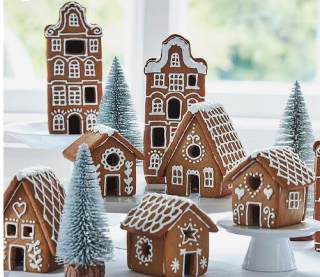 Pottery Gingerbread House Workshop Sunday 8th December 10-3pm